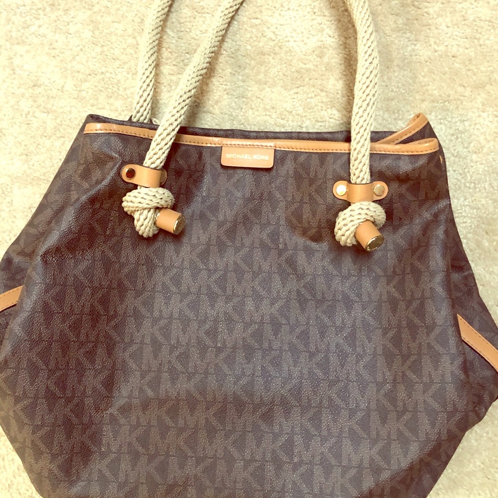 Large Michael Kors Purse 👜❤️